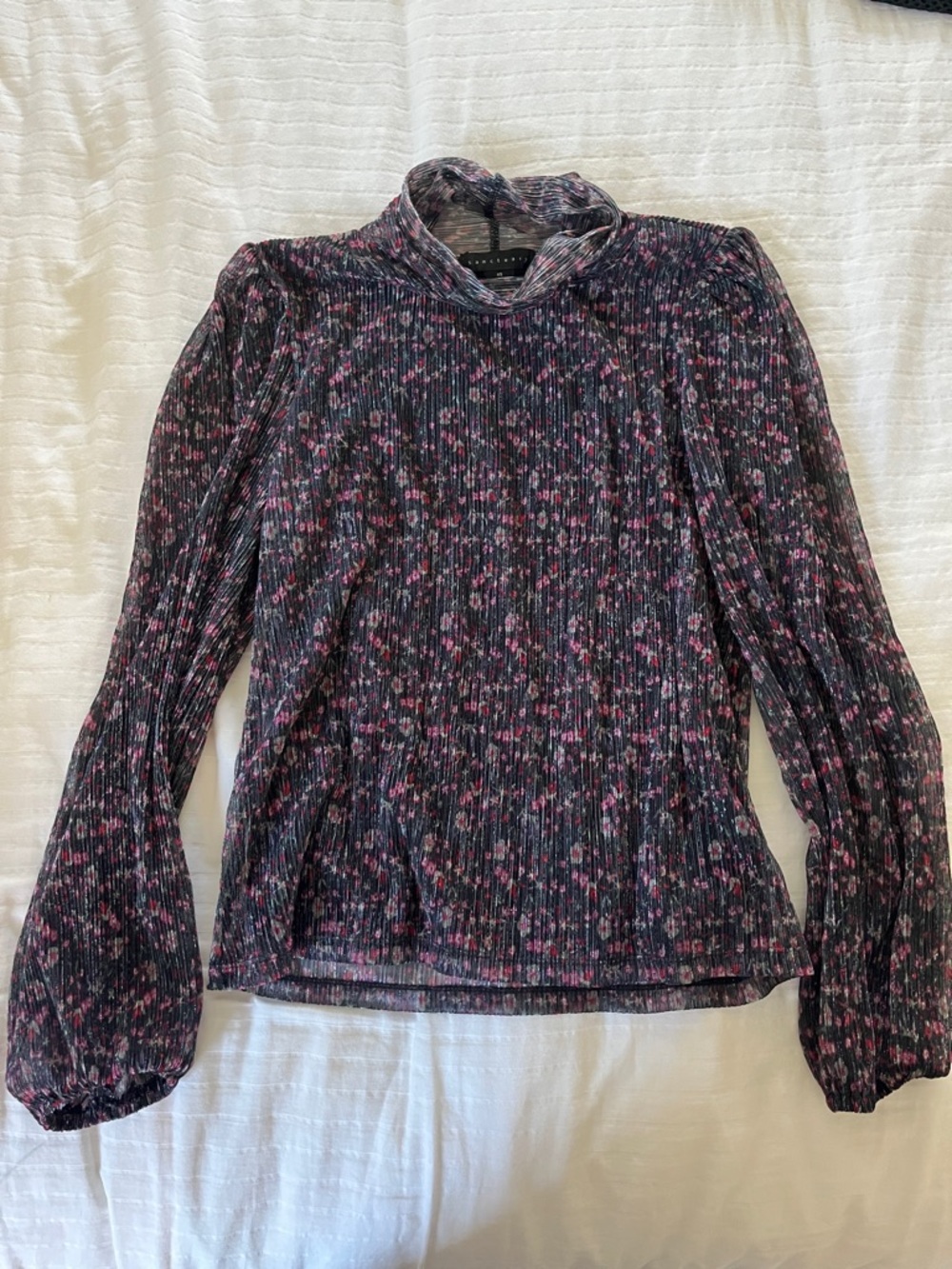 Sanctuary Black & Pink Pleated Mock-Neck Long Sleeve Top
